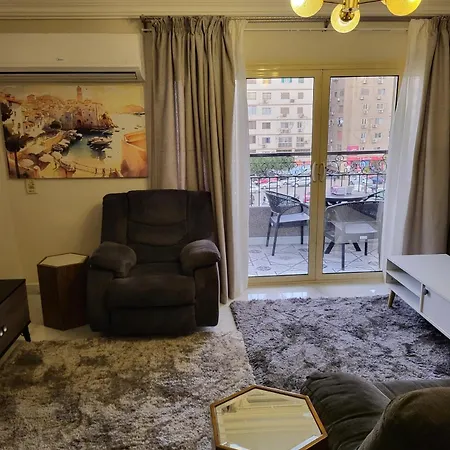 Entire 3Bdr Apartment At Prime Location With Wifi And Garden View Near Cai Airport-2